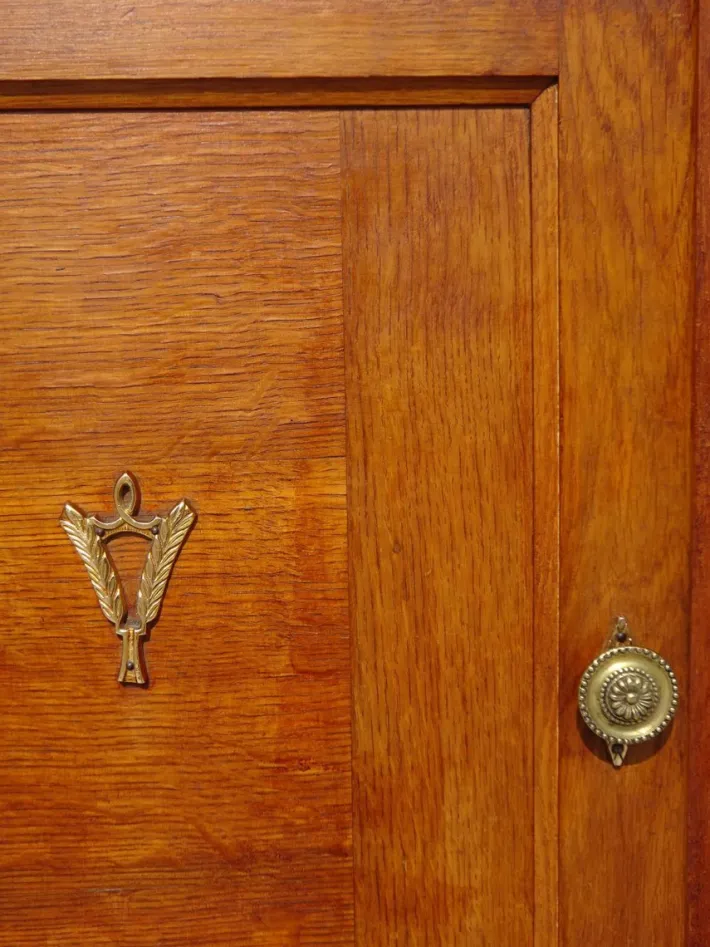 Pamono Vintage Oak and Veneer Sideboard with Gold Handles, 1950s Clearance