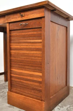 Pamono Vintage Oak Childrens Desk with Roller Door, 1950s Best