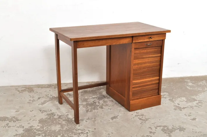 Pamono Vintage Oak Childrens Desk with Roller Door, 1950s Best