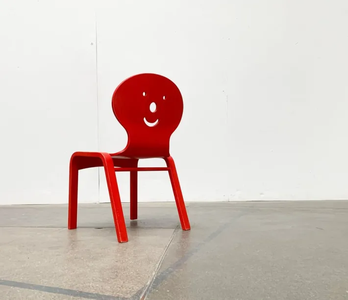 Pamono Vintage Postmodern Wooden Children Clown Face Chair, 1990s Hot