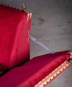 Pamono Vintage Red Velvet Knole Sofa with Floral Cushions, 1950s Hot