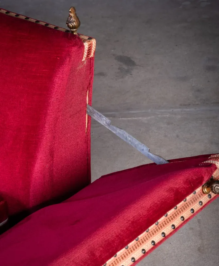 Pamono Vintage Red Velvet Knole Sofa with Floral Cushions, 1950s Hot