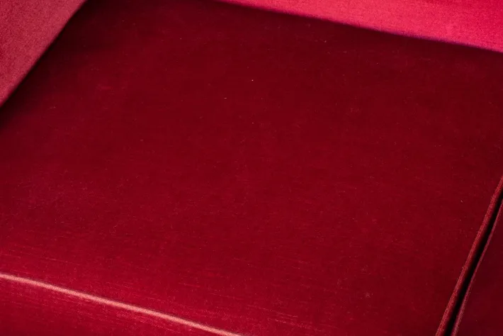 Pamono Vintage Red Velvet Knole Sofa with Floral Cushions, 1950s Hot