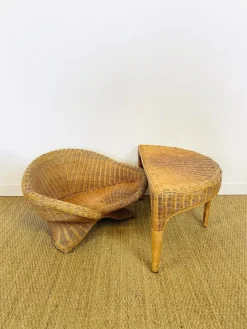 Pamono Vintage Sculptural Lotus Meditation Chair and Half-Moon Table in Rattan, 1970s, Set of 2 Outlet
