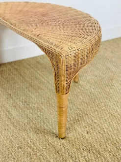 Pamono Vintage Sculptural Lotus Meditation Chair and Half-Moon Table in Rattan, 1970s, Set of 2 Outlet