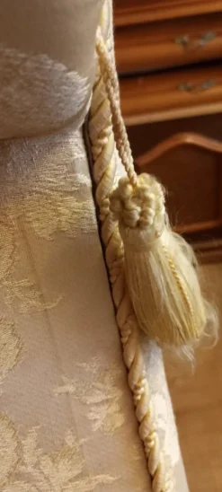 Pamono Vintage Sofa and Armchairs with Down and Damask Fabric, 1970s, Set of 3 Hot