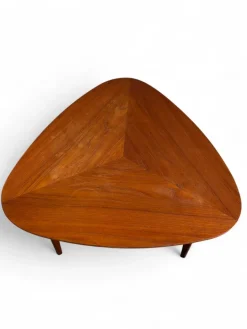 Pamono Vintage Swedish Chairs and Triangular Coffee Table by Carl Malmsten for Bodafors, 1950s, Set of 3 Outlet