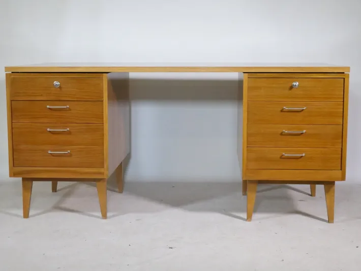 Pamono Vintage Walnut Desk, 1960s Outlet