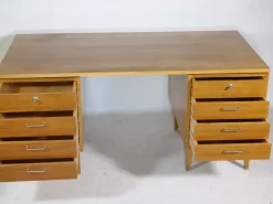 Pamono Vintage Walnut Desk, 1960s Outlet