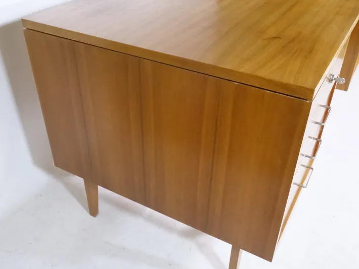 Pamono Vintage Walnut Desk, 1960s Outlet