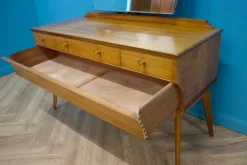 Pamono Vintage Walnut Dressing Table by Alfred Cox for Heals, 1960s Clearance