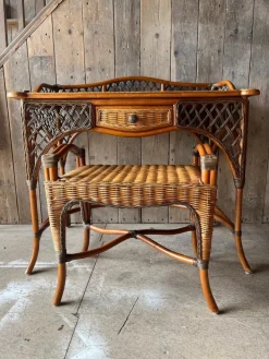 Pamono Vintage Wicker Dressing Table with Matching Stool, Set of 2 Outlet