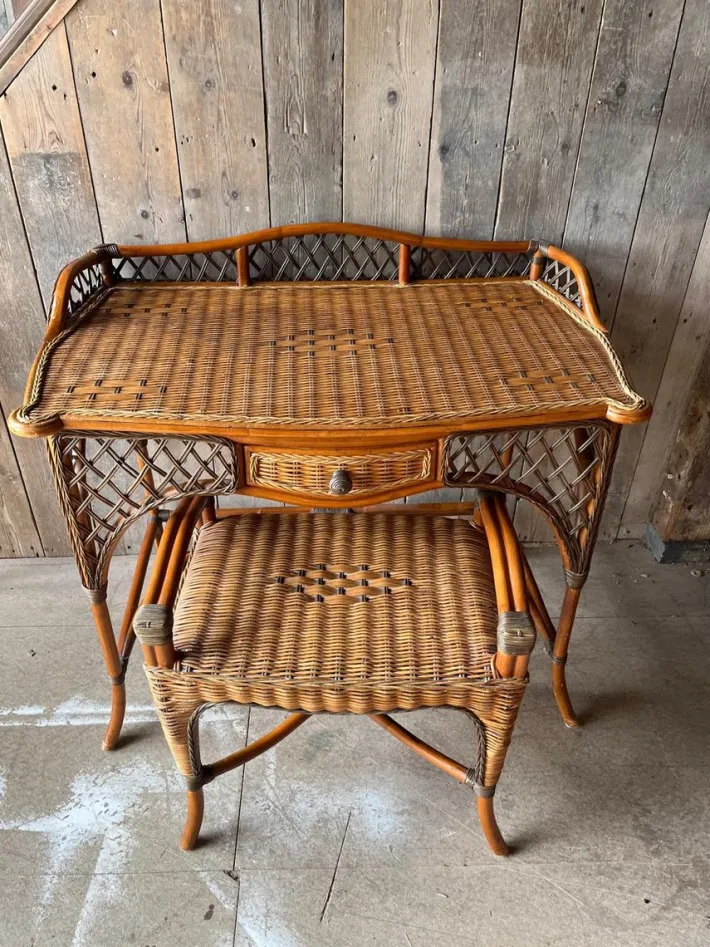 Pamono Vintage Wicker Dressing Table with Matching Stool, Set of 2 Outlet