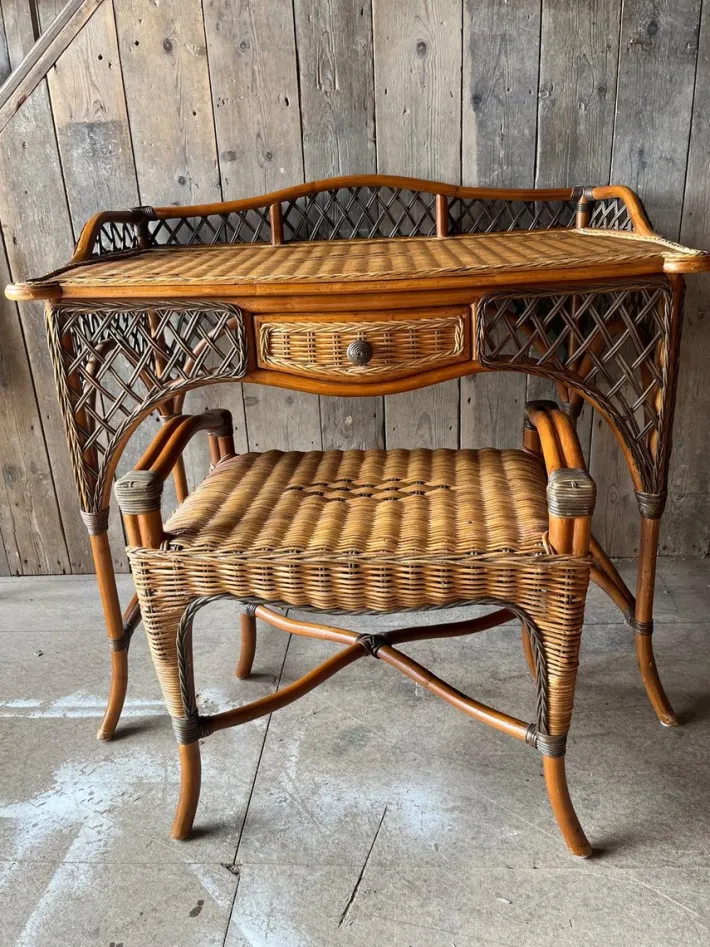 Pamono Vintage Wicker Dressing Table with Matching Stool, Set of 2 Outlet