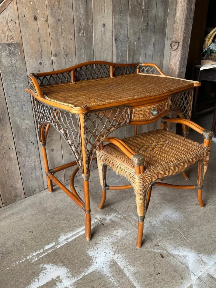 Pamono Vintage Wicker Dressing Table with Matching Stool, Set of 2 Outlet