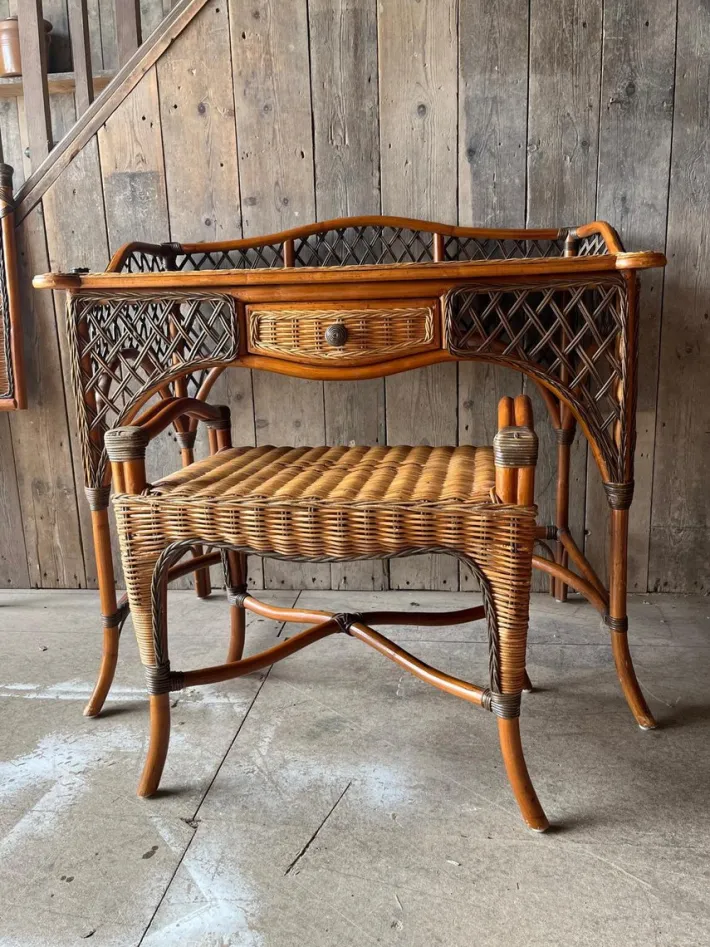Pamono Vintage Wicker Dressing Table with Matching Stool, Set of 2 Outlet