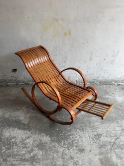Pamono Vintage Wooden Rocking Chaise Longue with Circular Frame Sale