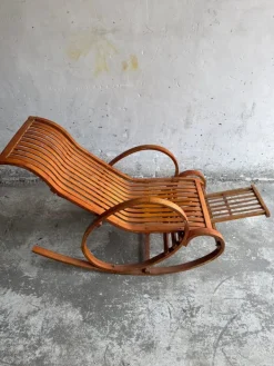 Pamono Vintage Wooden Rocking Chaise Longue with Circular Frame Sale