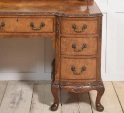 Pamono Walnut Dressing Table, 1890s Outlet