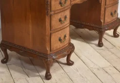 Pamono Walnut Dressing Table, 1890s Outlet