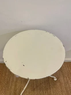 Pamono White Iron Pedestal Table Online