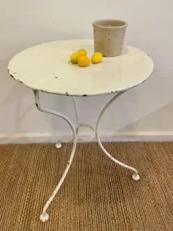 Pamono White Iron Pedestal Table Online