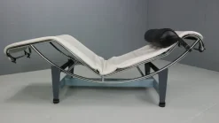 Pamono White Leather LC4 Chaise Longue by Le Corbusier for Cassina, 1960s Online