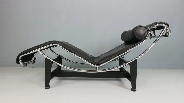 Pamono White Leather LC4 Chaise Longue by Le Corbusier for Cassina, 1980s Clearance