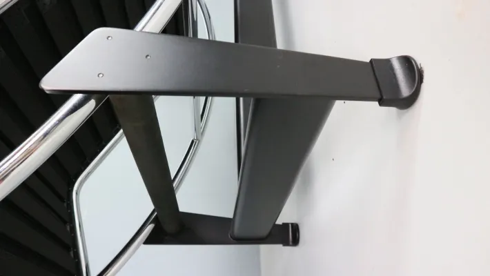 Pamono White Leather LC4 Chaise Longue by Le Corbusier for Cassina, 1980s Clearance