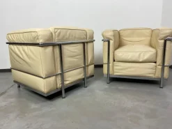 Pamono White Leather LC2 Club Chairs attributed to Le Corbusier for Cassina, 1970s, Set of 2 Sale