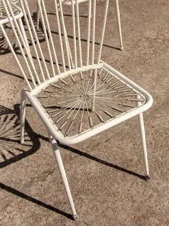 Pamono White Painted Wrought Iron and Metal Bistro Chairs and Sofa in the style of Mathieu Matégot, France, 1950s, Set of 5 Hot