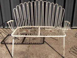 Pamono White Painted Wrought Iron and Metal Bistro Chairs and Sofa in the style of Mathieu Matégot, France, 1950s, Set of 5 Hot
