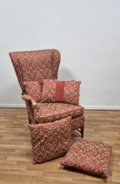 Pamono Winged Tub Chair by Paolo Buffa, 1950s Hot