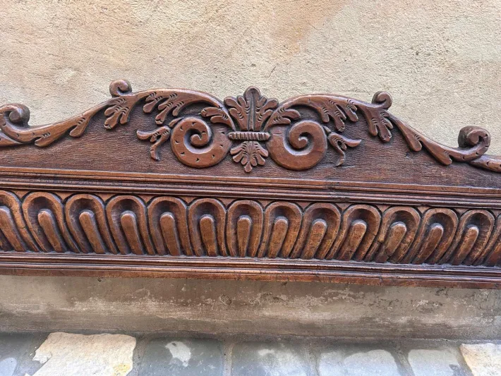 Pamono Wooden Bed with Scorpioni Family Coat of Arms, 17th Century