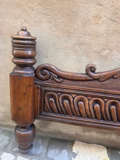 Pamono Wooden Bed with Scorpioni Family Coat of Arms, 17th Century